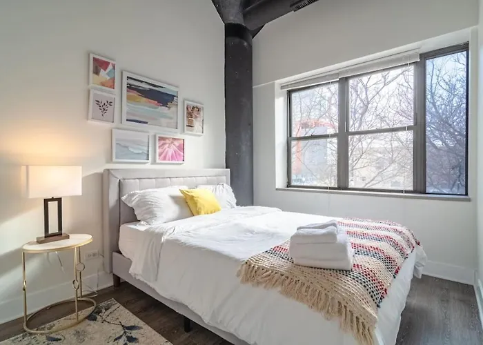 Apartment Mccormick Place Family Haven: Spacious 3br-2ba For 8