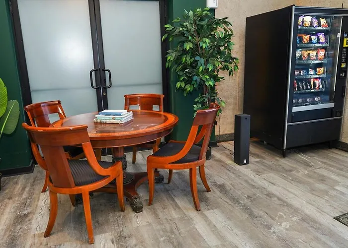 Mccormick Place Family Haven: Spacious 3br-2ba For 8 Apartment *
