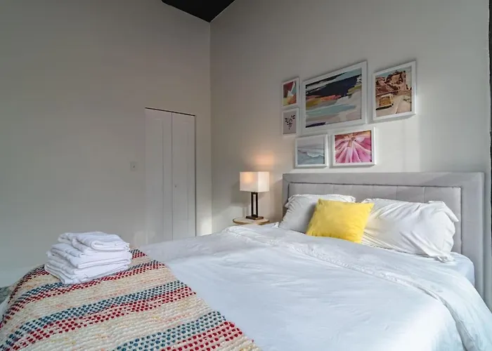 Apartment Mccormick Place Family Haven: Spacious 3br-2ba For 8 *