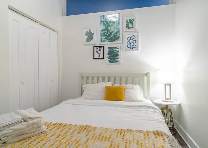 Mccormick Place Family Haven: Spacious 3br-2ba For 8