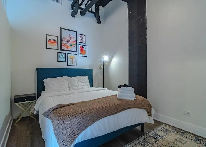 Mccormick Place Family Haven: Spacious 3br-2ba For 8 Apartment