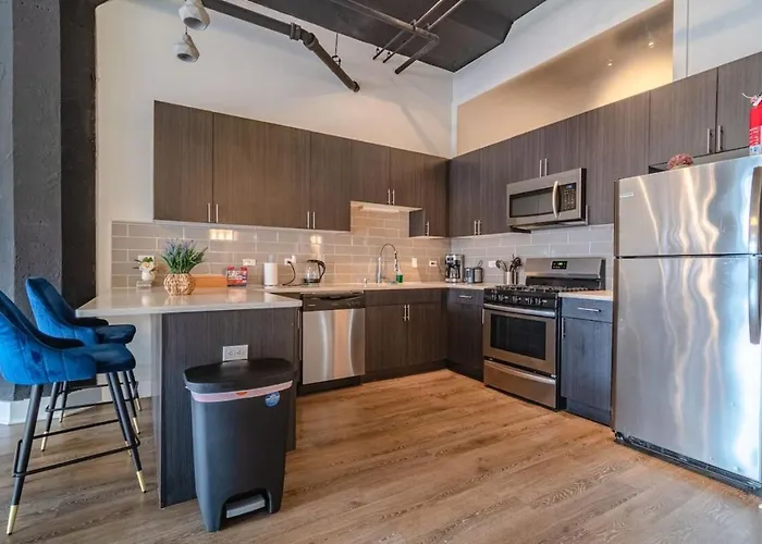 Mccormick Place Family Haven: Spacious 3br-2ba For 8 * Chicago